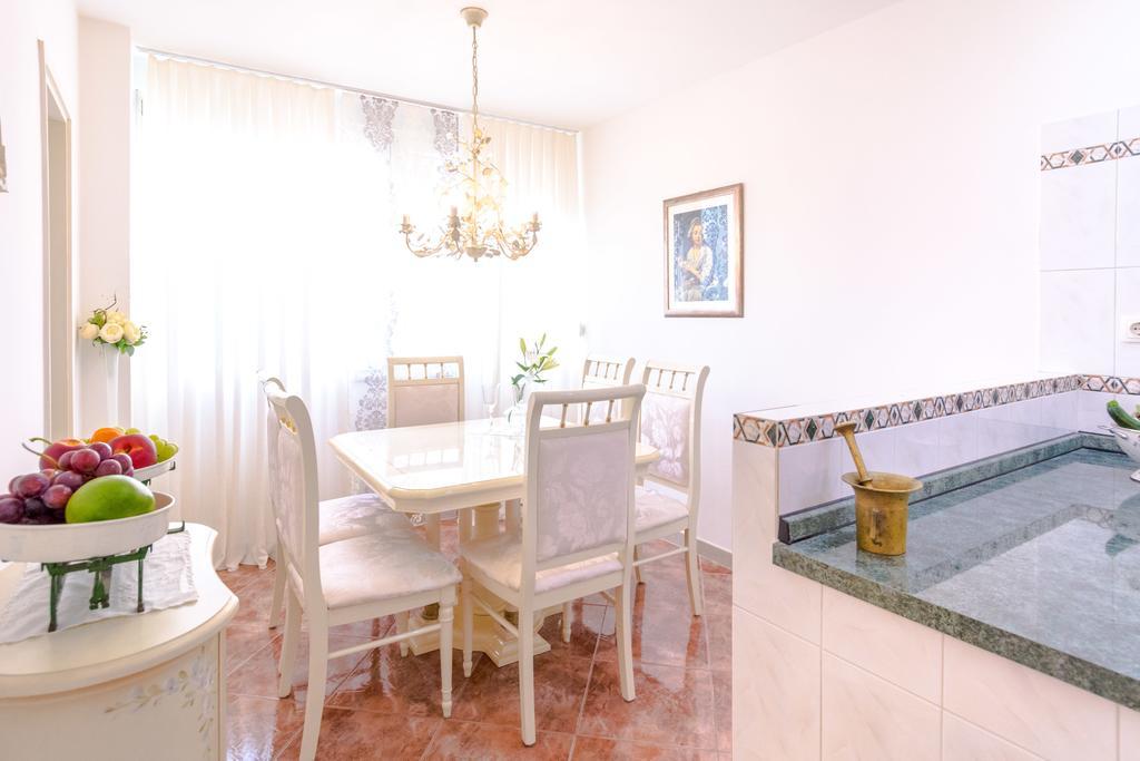 Apartment Mandalina Сплит Екстериор снимка